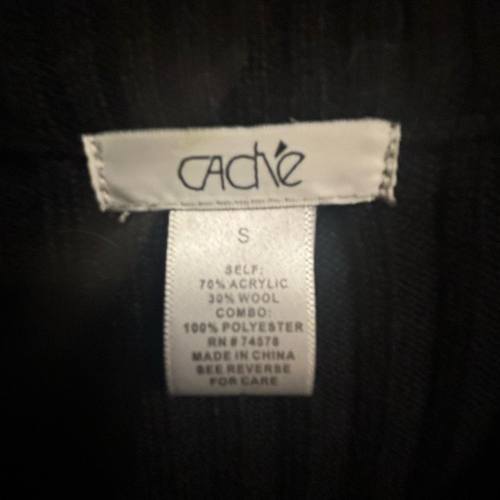 Cache Jacket - Picture 2 of 3
